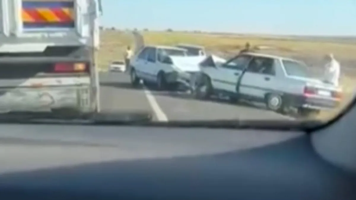 Şanlıurfa'da 2 araç çarpıştı: Çok sayıda yaralı var
