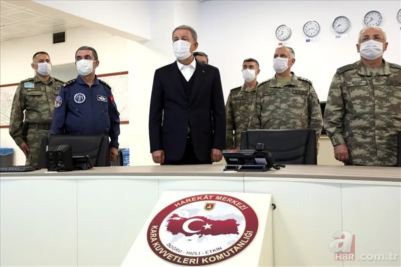 Bakan Akar ve komutanlardan karargahta yoğun mesai! Sabahın ilk saatlerine kadar ışıklar sönmedi 8