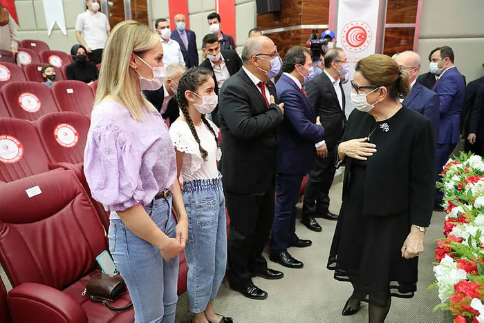 Ticaret Bakanı Ruhsar Pekcan: Karanlık güçlere teslim olmadık - 1
