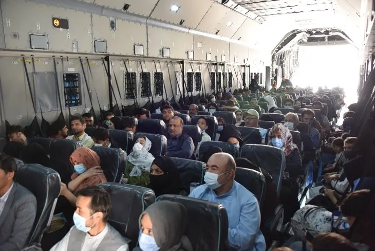 Afganistan’dan tahliye edilen yolcular İstanbul’a getirildi! Önce ’Uçan Kale’ ardından THY!