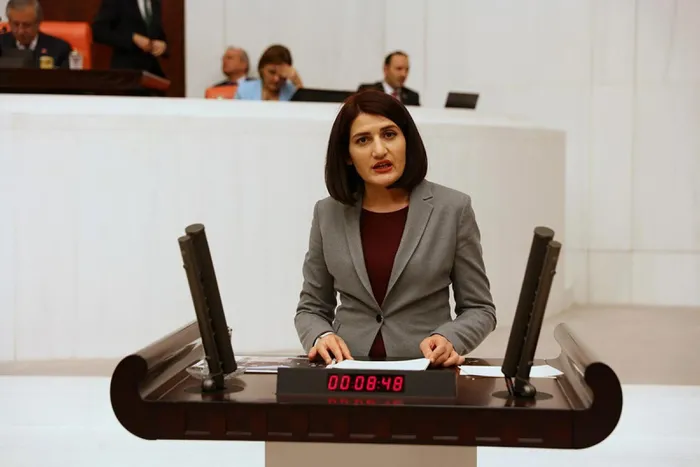 Öldürülen teröristin sevgilisi olan HDP'li Semra Güzel hakkında flaş karar! Komisyona sevk edildi - 7