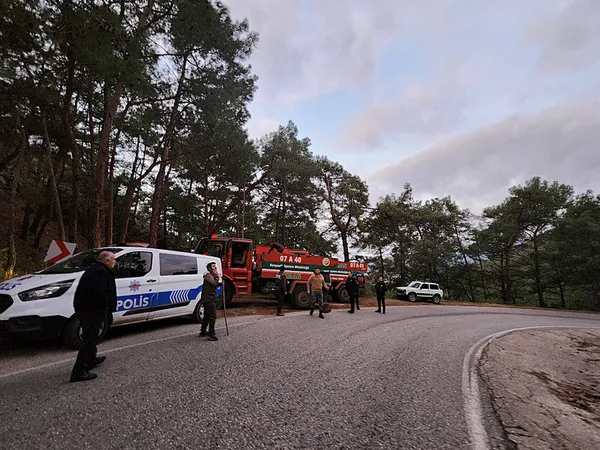 antalyada-orman-yangini-ekipler-kontrol-altina-aldi-1710223116976.jpeg Antalya'da orman yangını kontrol altına alındı! Ekipler uyurken fark etti - 1