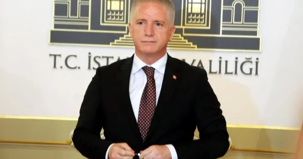 İstanbul Valisi Davut Gül Eyüpsultan’ı ziyareti sonrası görevine başladı! Gece gündüz çalışmak boynumuzun borcudur