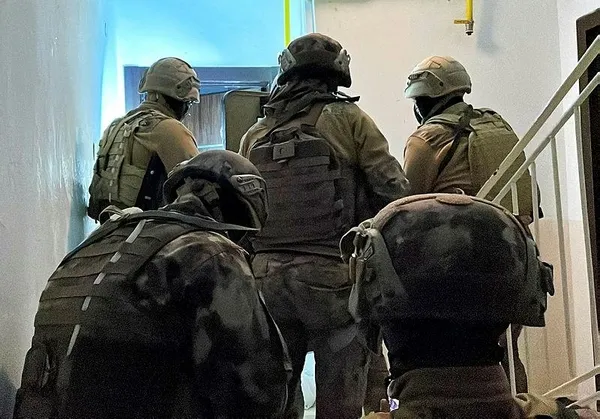 mersinde-yagma-ve-silah-kacakciligina-yonelik-operasyon-baslatildi-1672724294083.jpeg Mersin'de yağma ve silah kaçakçılığına yönelik operasyon başlatıldı - 1