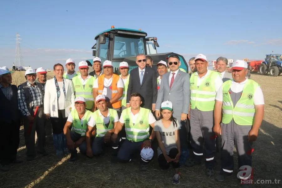 Başkan Erdoğan yerli elektrikli traktörü kullandı 20