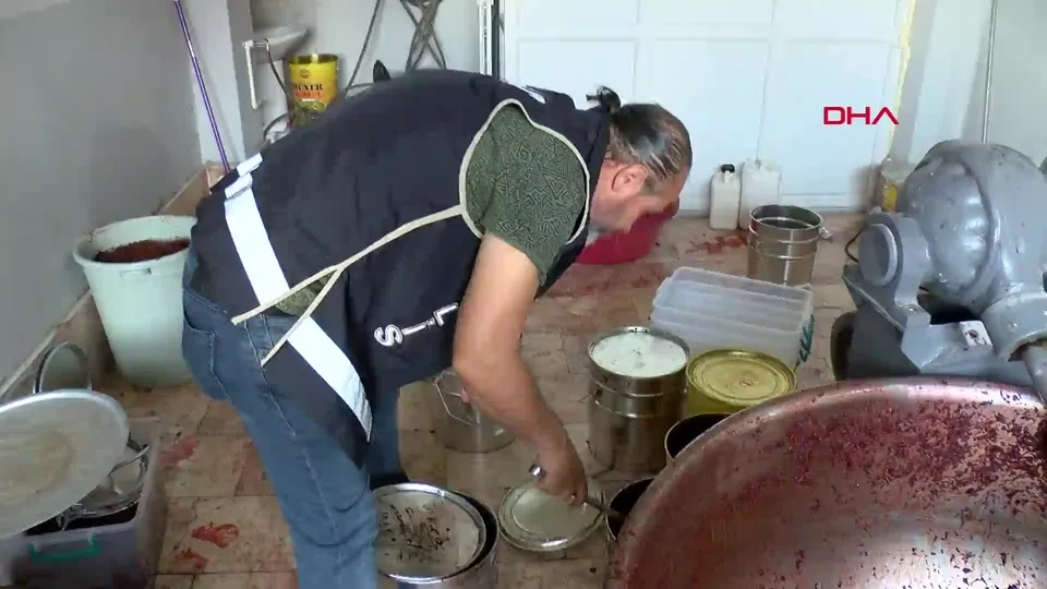 Son dakika: İstanbul merkezli nargile tütünü kaçakçılığı yapanlara 8 ilde dev operasyon!