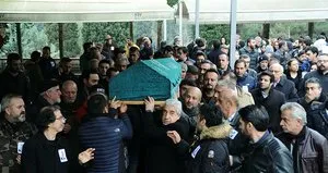 Ünlü yönetmen son yolculuğuna uğurlandı
