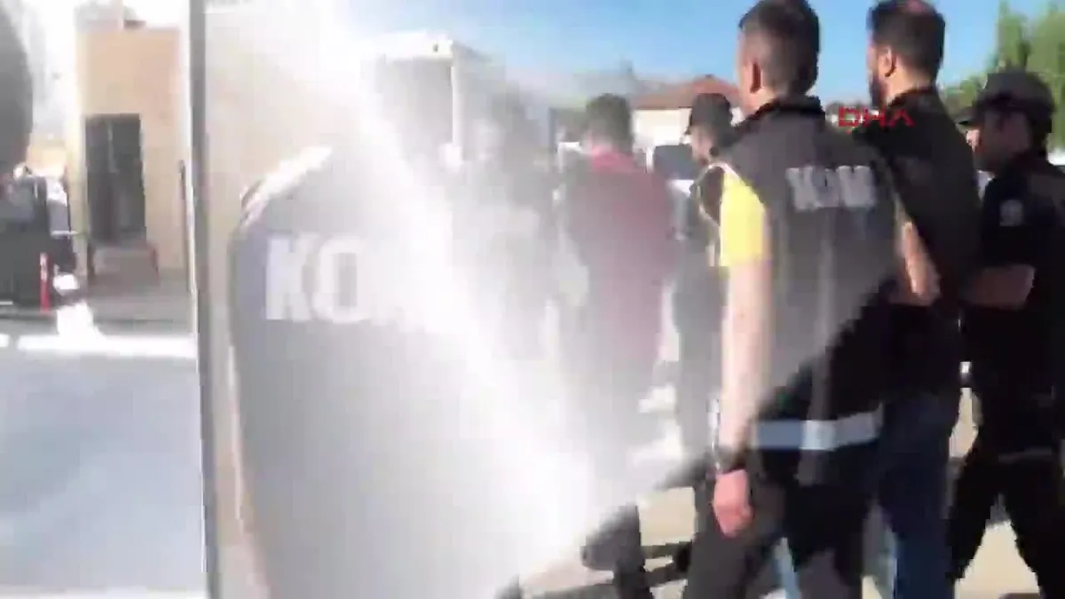 Kaçak alkol fabrikasına operasyon: 14 gözaltı