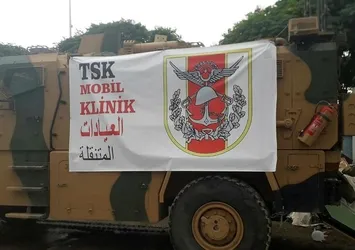 TSK, teröristlerden temizlenen Tel Abyad halkının yaralarını sarıyor