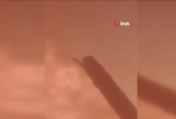 Hintli yolcu saniye saniye kaydetti: Nepal’deki uçağın düşme anı