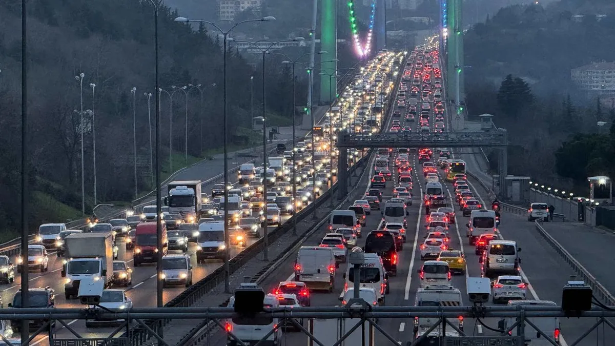 İstanbullular dikkat! Trafik yoğunluğu yüzde 87'ye ulaştı
