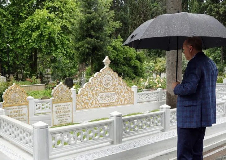 Başkan Erdoğan anne ve babasının kabrini ziyaret etti! 15 Temmuz şehidi Erol Olçok'u da unutmadı