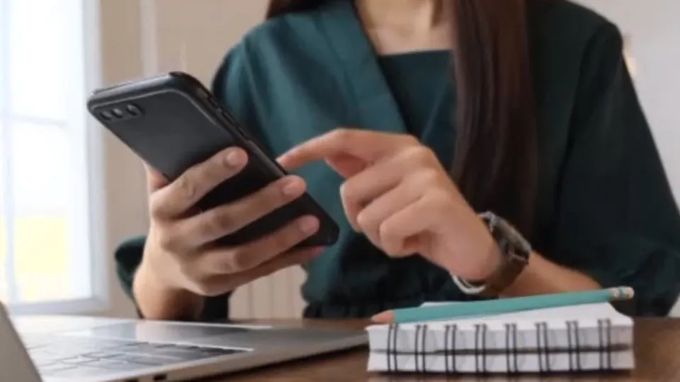 Açıköğretim öğrencileri "vergisiz telefon ve bilgisayar" kampanyasından yararlanabilecek mi? KDV ve ÖTV ödemeden fiyatlar yarı yarıya düşecek