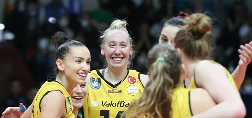 Son dakika: VakıfBank Fenerbahçe'yi yenerek Kupa Voley şampiyonu oldu