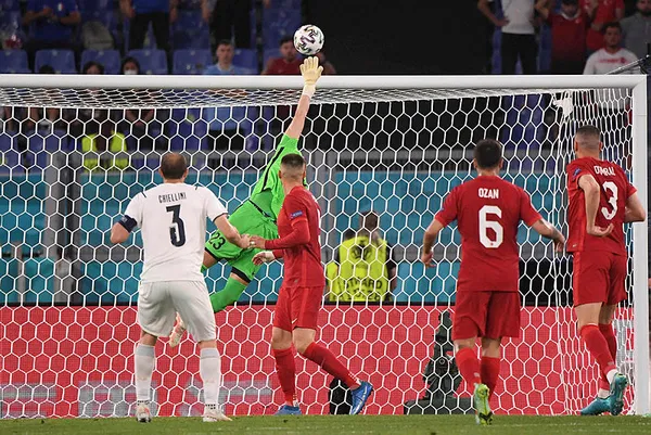 Valencia'dan Uğurcan Çakır'a flaş teklif - 4
