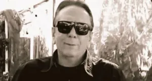 Ünlü müzisyen evinde ölü bulundu