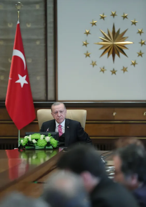 Bir dönem sona erdi! Başkan Erdoğan açıkladı: Maske zorunluluğu kalktı! 2 yerde zorunluluk sürecek