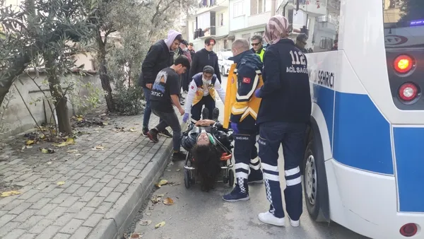 bursada-motosikletli-gencler-olumun-kiyisindan-dondu-1638790996525.jpg Bursa’da motosikletli gençler ölümün kıyısından döndü - 3