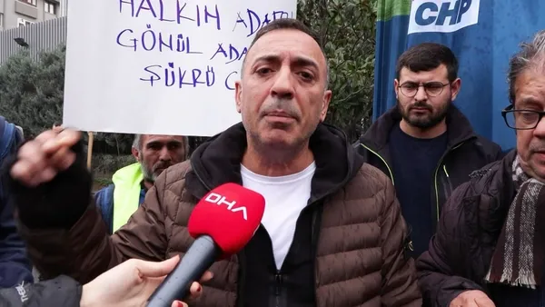 CHP’de İstanbul krizi! Ekrem İmamoğlu adayları tanıttı Özgür Özel’in koltuğu boş kaldı! | İmamoğlu’na CHP’lilerden Sarıyer protestosu