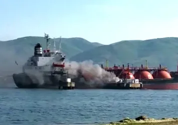Kocaeli Körfezi'nde LPG yüklü tankerde yangın