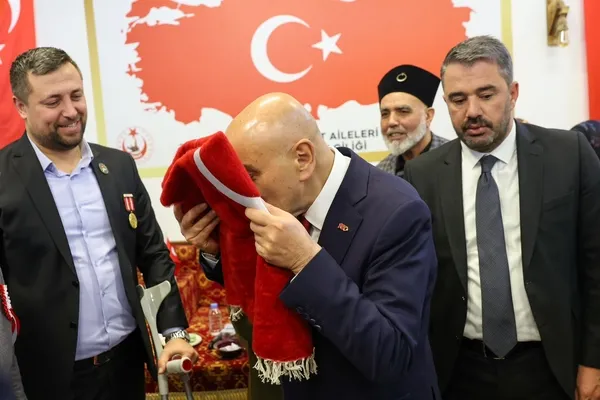 Ankara’nın Altınok’undan CHP’ye salvo: Koltuğa oturmak için vatan hainleri ile kol kola giremezsin