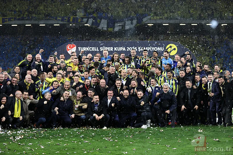 12 yıl sonra mutlu son! Şampiyonluk coşkusu sokaklara taştı: Vatandaşlar süper kupa zaferini kutladı 2