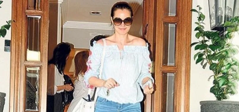 Fahriye Evcen provalara başladı