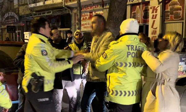 Polisleri çileden çıkardı! Alkolmetreyi üflemeyi reddetti 5 bin lira cezayı yedi - 4