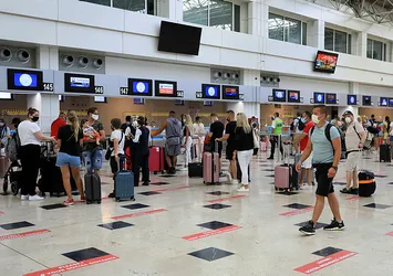 Antalya'ya bir haftada 180 bin turist geldi