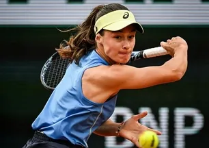 Milli tenisçi Zeynep Sönmez'e ünlülerden tebrik yağdı