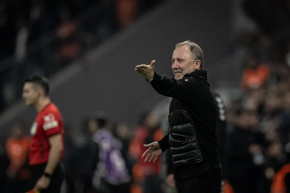 Çizme’de sıcak saatler! İstanbul’un devleri aynı isim için karşı karşıya - 1