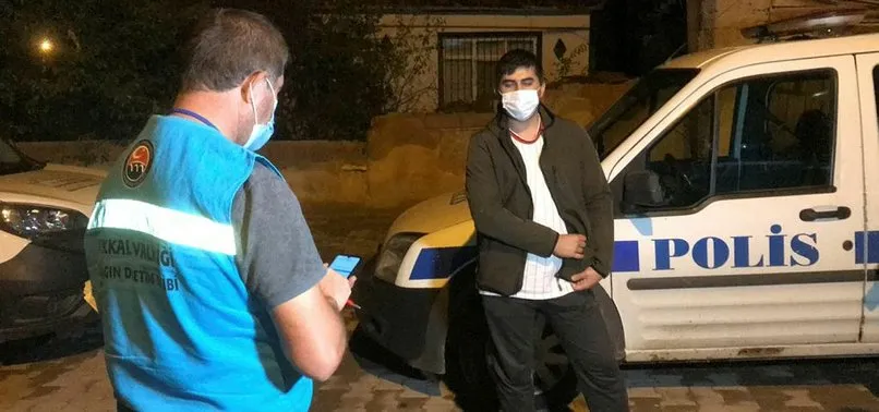 Koronavirüs testi pozitif çıkan kişi markete giderken yakalandı