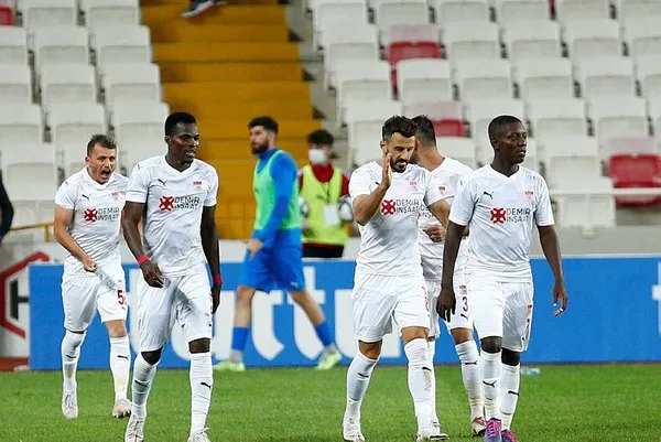 Sivasspor - Dinamo Batumi ile 1-1 berabere kalarak tur atladı - 1