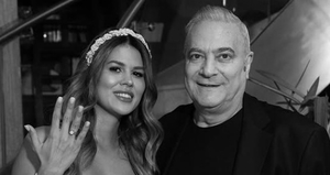 Göz kapaklarını aldırdı!