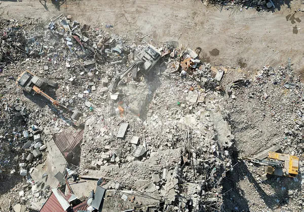 Kat yüksekliklerine kısıtlama kararı! Bakan Murat Kurum duyurdu: Depremde etkilenen illerde yeni imar planı çalışmaları yapıyoruz