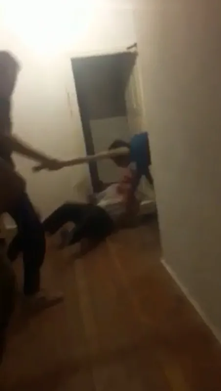1605617733952.jpg Burdur'da dehşete düşüren olay! Mide bulandıran iddia sonrası feci dayak... - 4