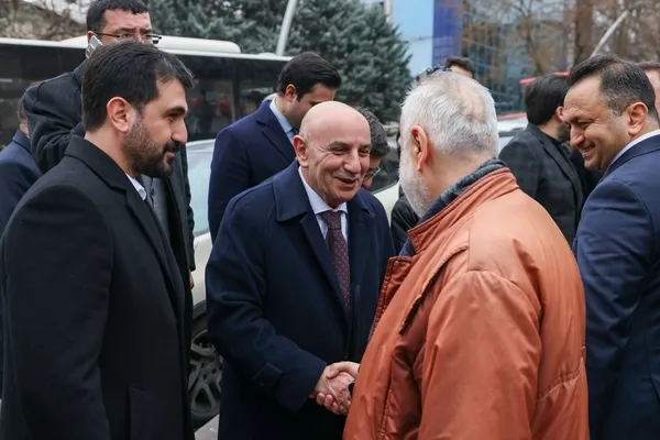 1707163835889.jpg Cumhur İttifakı'nın ABB Başkan adayı Turgut Altınok'tan Mansur Yavaş'a 'hizmet' ayarı: Keşke fotoğraf asmak yerine hizmet yapsaydı - 2