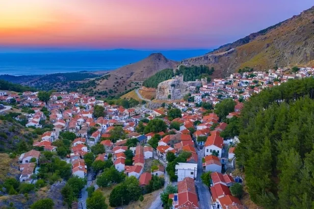 yunan-adalarina-vize-muafiyeti-ne-zaman-netlesti-mi-2023-gemi-feribotla-kapida-vizeyle-gidilen-dogu-ege-adalar-1701954876378.jpeg Yunan adalarına vize muafiyeti ne zaman, netleşti mi? 2023 gemi, feribotla kapıda vizeyle gidilen Doğu Ege Adaları hangileri? Taşoz, Sisam, Midilli... - 7