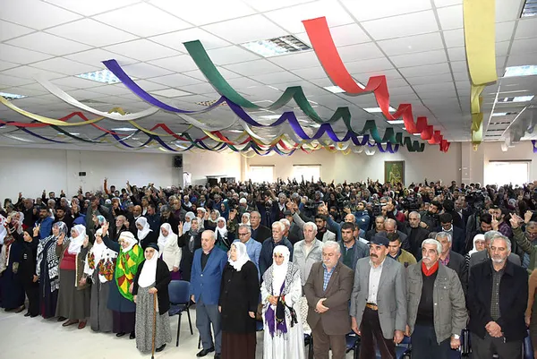 HDP'nin kutlama programında terör propagandası - 1