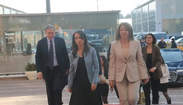 DEM Parti’den CHP’ye ziyaret! Özgür Özel’den DEM Parti’ye söz: İlişkilerimiz kamuoyu önünde açık ve şeffaf olarak sürecek