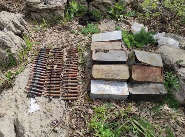 MSB açıkladı: Pençe-Yıldırım operasyonu bölgesinde silah ve mühimmat ele geçirildi - 2