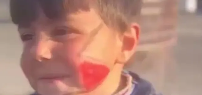 Malatya’da çadır kentte yaşayan minik Muhammed herkesi duygulandırdı! Yürekler beraber çarpıyor