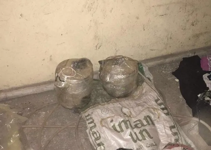 Batman'da bir evde roketatar, mühimmat ve patlayıcı ele geçirildi - 1
