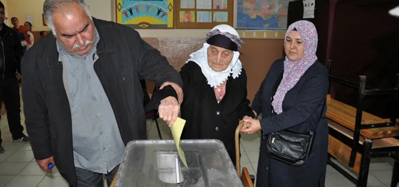 116 yaşındaki Ayşe Uskar sandık başına gitti