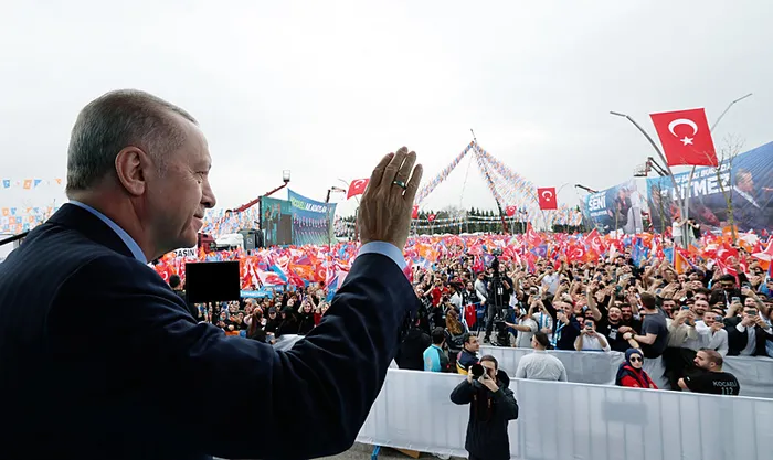 1711635611666.jpg Başkan Erdoğan'dan Kocaeli'de deprem ve kentsel dönüşüm vurgusu: Deprem bir beka meselesi bu yüzden kentsel dönüşüm hızlanacak - 2