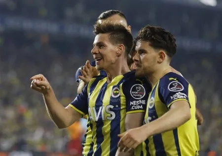 Fenerbahçe'de Miha Zajc bilmecesi! Yıldız isim için Yunan basınından flaş iddia