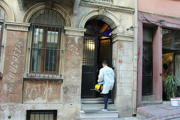 Son dakika: Beyoğlu'nda 2 İngiliz otelde ölü bulundu - 2