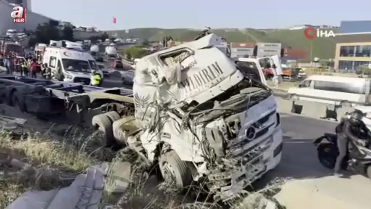 Kocaeli'de zincirleme kaza! 5 ölü 1 yaralı