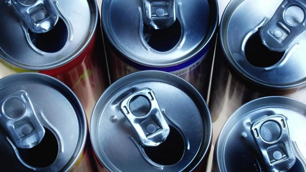 Milano'da gece saatlerinde cam ve teneke ambalajda içecek satışı yasaklandı