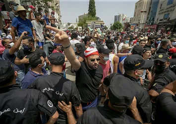 Son dakika: Milli İrade Platformu'ndan Tunus'ta yaşanan darbe ile ilgili açıklama